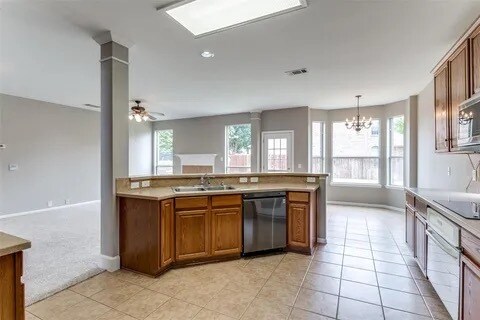 Foto del edificio - 2700 Thorncreek Ln