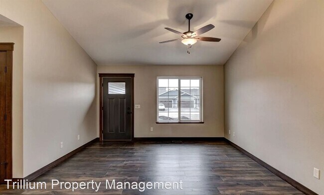 Building Photo - 3 br, 2 bath House - 814 Daisy Ln
