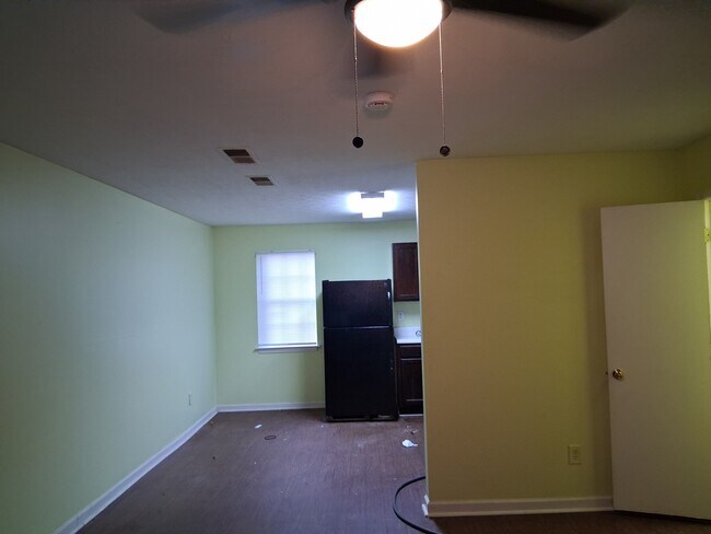 Building Photo - 209 E Wilson St