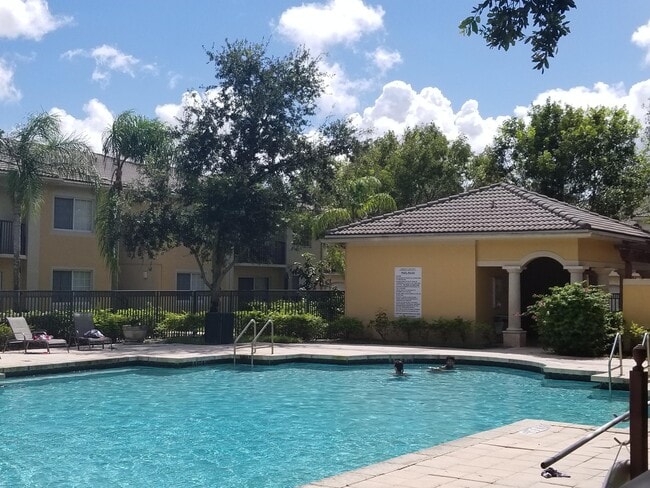 Foto del edificio - 2650 Pine Rd