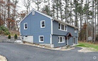 Building Photo - 348 Pleasant St