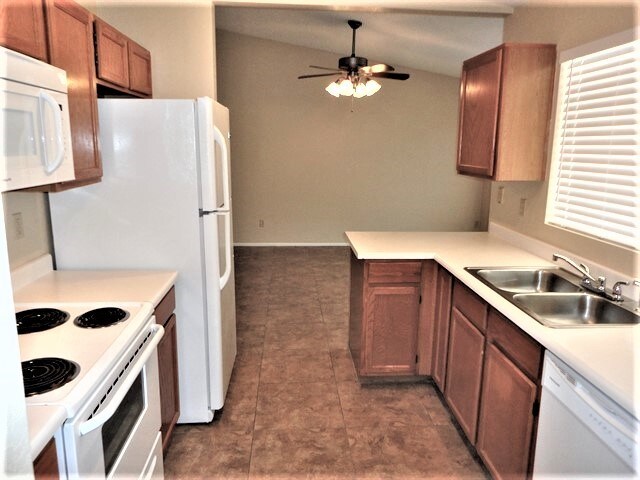 Foto del edificio - 2306 N 88th Avenue