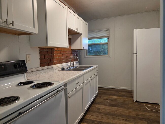 Foto del edificio - 3 Bedroom Ranch in Eastmoor