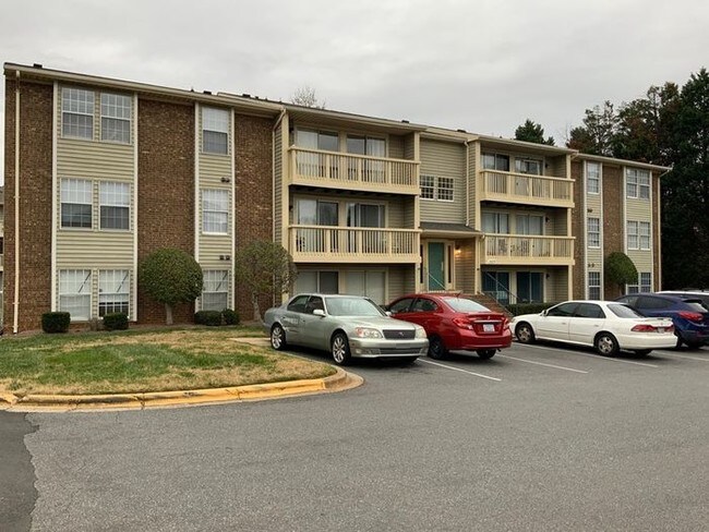 Building Photo - 1624 Arlyn Cir