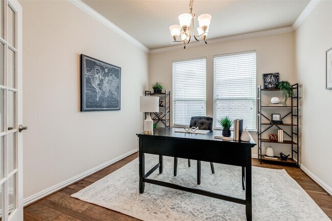 Building Photo - 2408 Griffith Park Dr