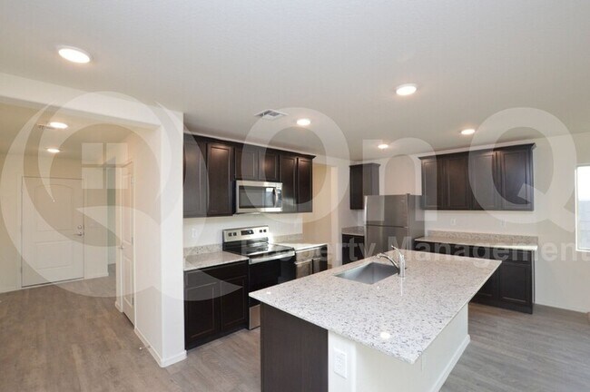 Foto del edificio - 2569 N Mcdonald Ln