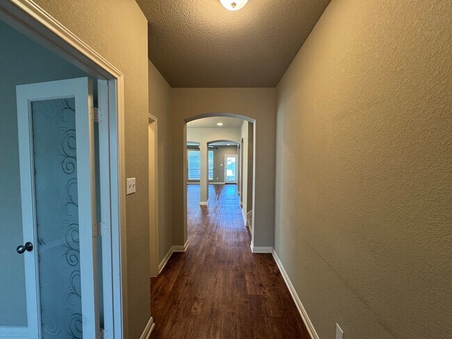 Foto del edificio - 4-Bedroom House for Rent in Killeen