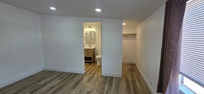 Foto del edificio - 1733 Ophir Dr