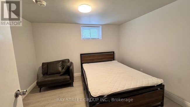 Building Photo - 5513 Spring St