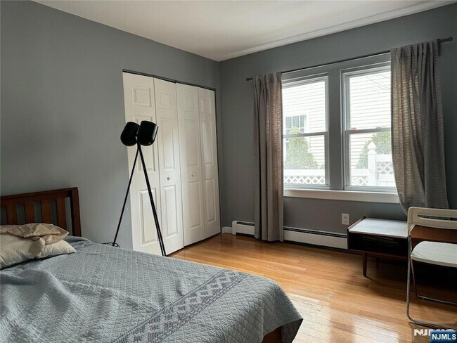 Foto del edificio - 126 Irving St