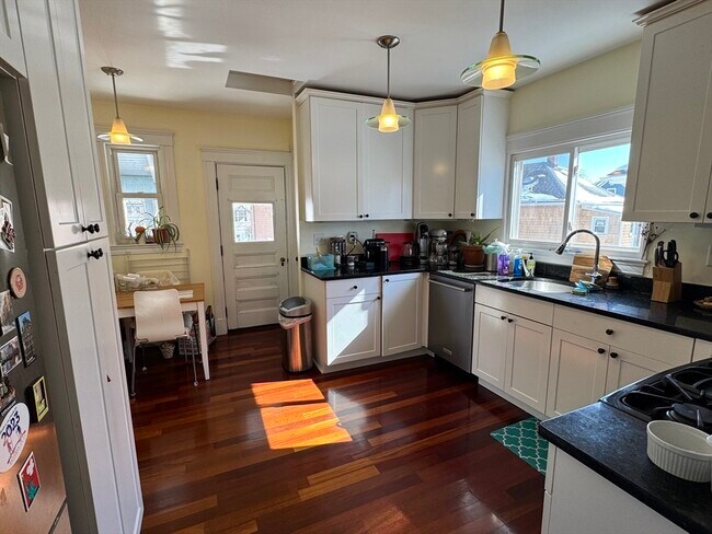 Building Photo - 55-57-57 Newcomb St