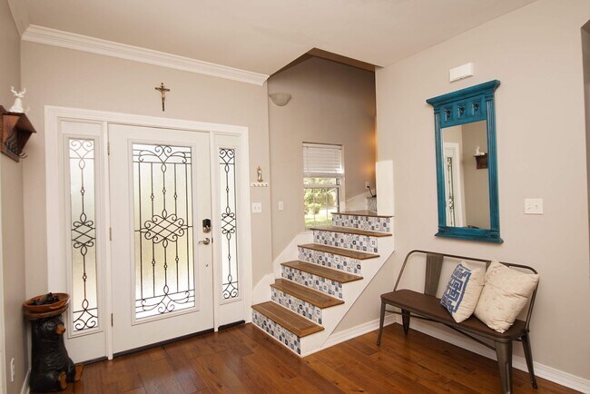 Building Photo - Executive Style home in Shalimar