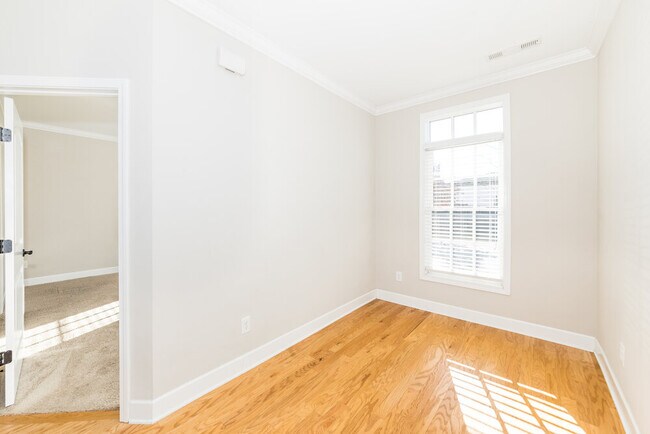foyer/entry leading to downstairs bedroom/office - 6043 Keats St