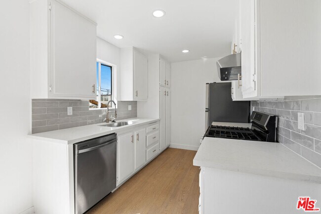 Foto del edificio - 4350 Berryman Ave