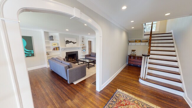 Building Photo - 3460 Winthrop Ave
