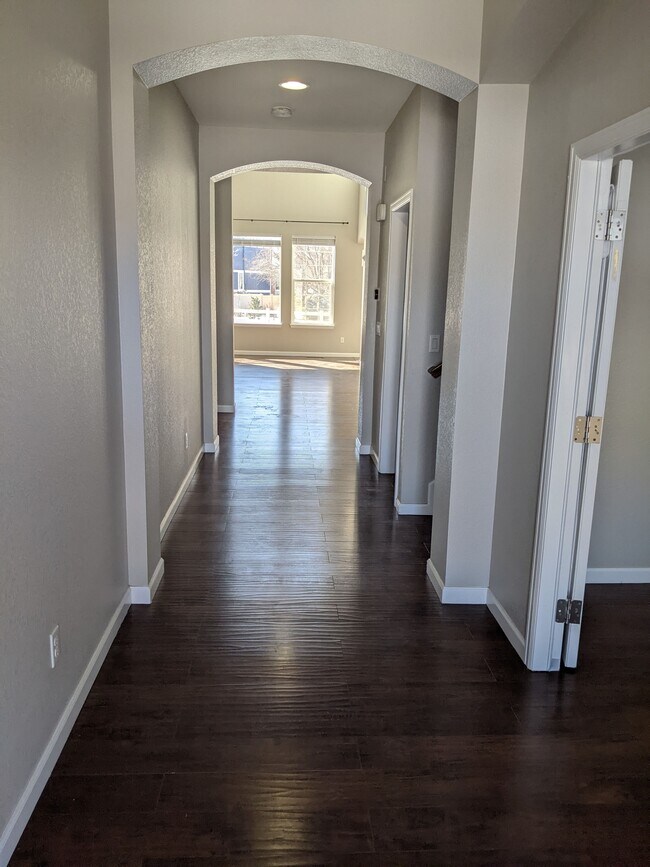 Building Photo - 5137 Eagan Cir
