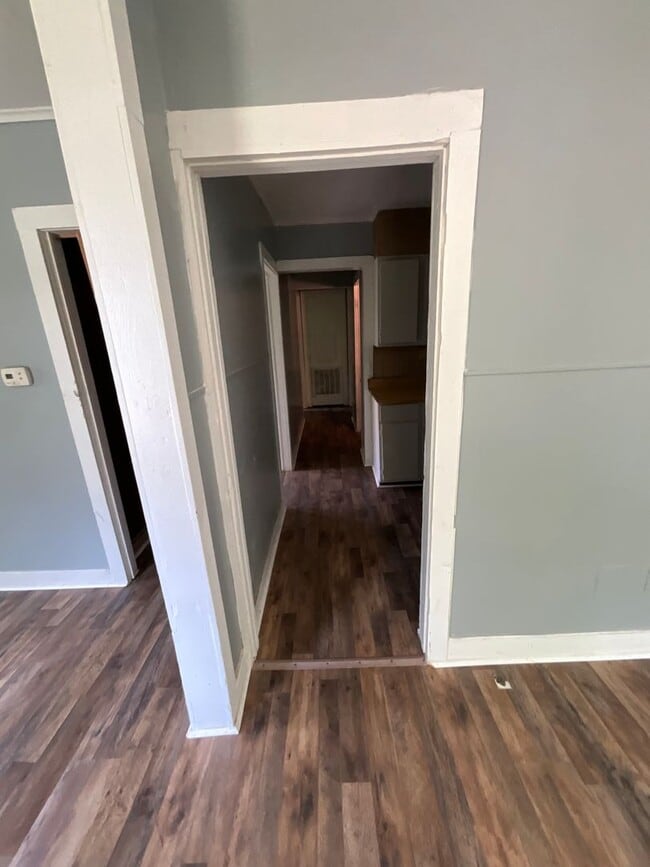 Building Photo - 5917 Lexington Ave