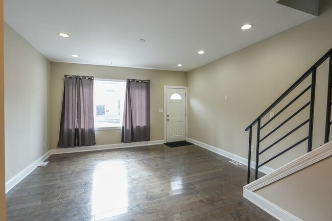 Building Photo - Super property 3 beds finished basement large yard