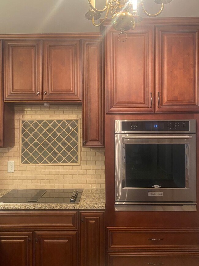 Foto del edificio - 3 Bedroom and 2 Full Baths