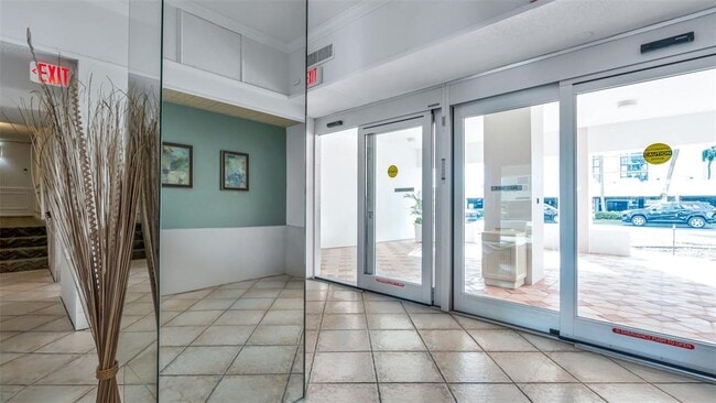 Building Photo - 855 Bayway Blvd