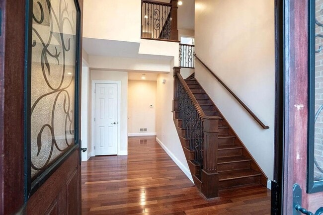 Building Photo - 4 Bedroom House For Rent