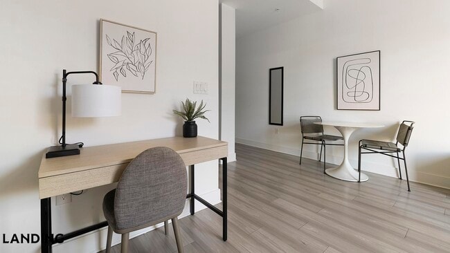 Building Photo - 2250 McGregor Blvd