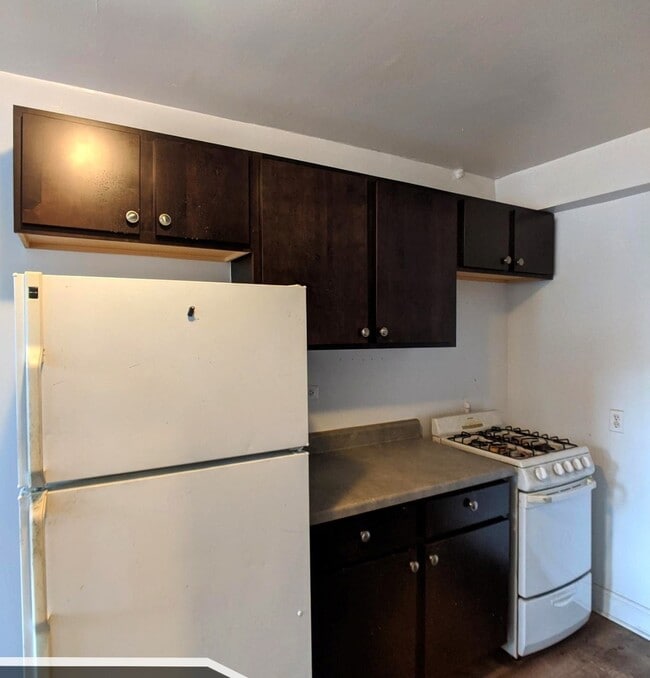 Building Photo - 3312 W Schubert Ave