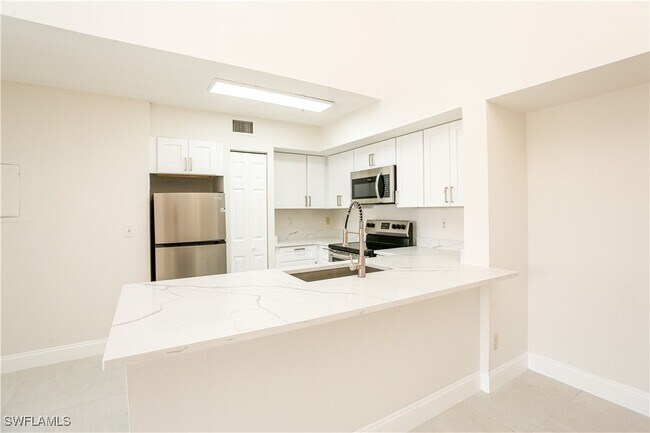 Foto del edificio - 1265 Wildwood Lakes Blvd