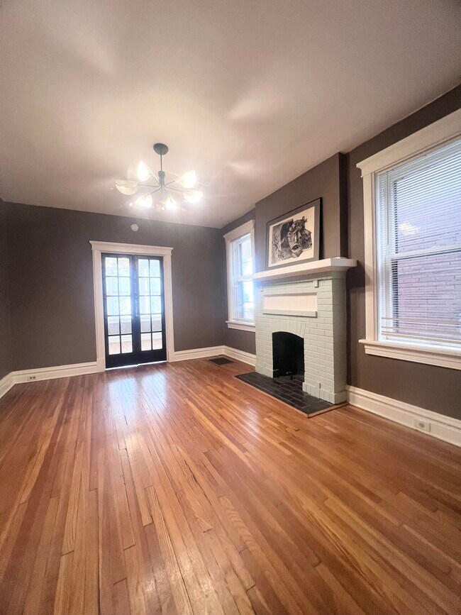Foto del edificio - 4221 Botanical Ave
