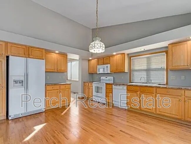 Foto del edificio - 14041 W Amherst Ave