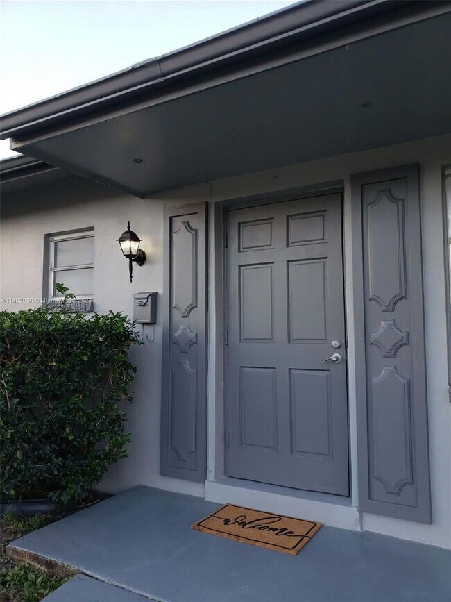 Foto del edificio - 3508 NW 23rd St