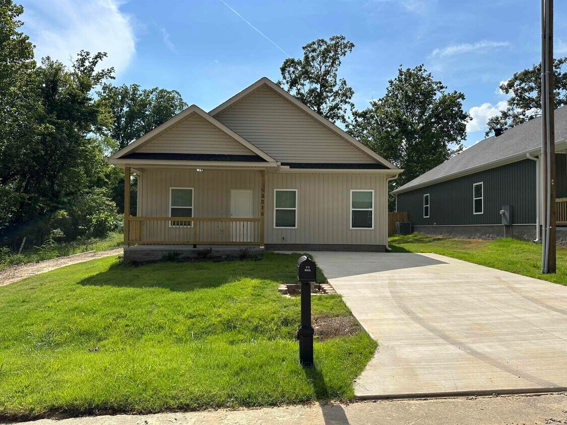 Foto principal - 2218 Nichols Rd