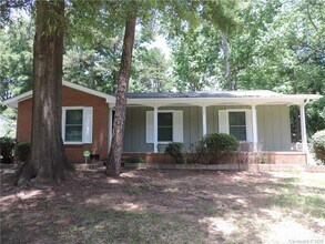 Building Photo - 841 Carrington Dr