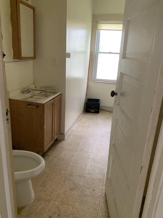 Foto del edificio - 1318 E 85th St