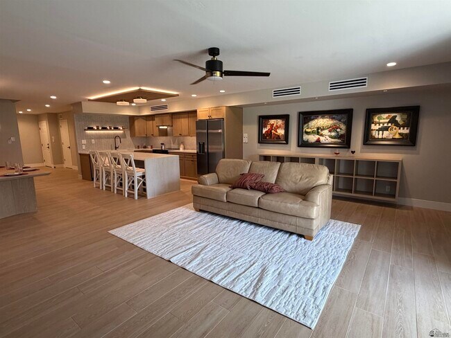 Foto del edificio - 1440 E Laguna Pl