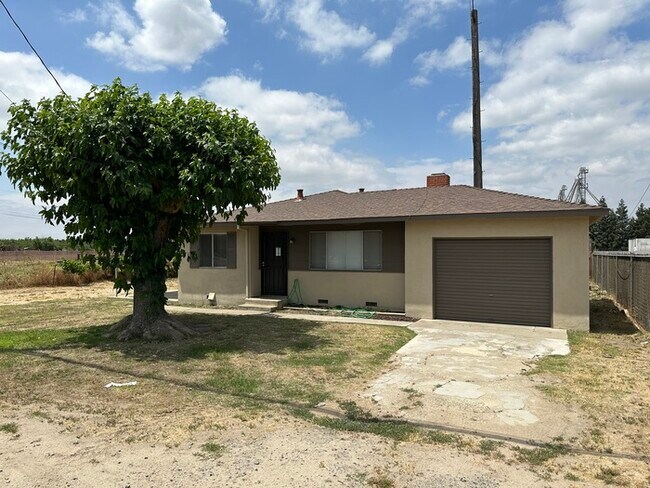 Building Photo - Coming Soon Cozy Renovated Country Propert...