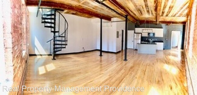 Foto del edificio - 548 Roosevelt Ave