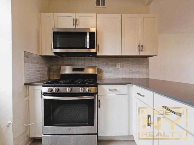 Building Photo - 1 bedroom in ASTORIA NY 11103