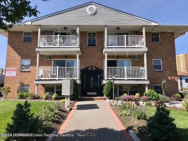 Foto del edificio - 301 Sixth Ave