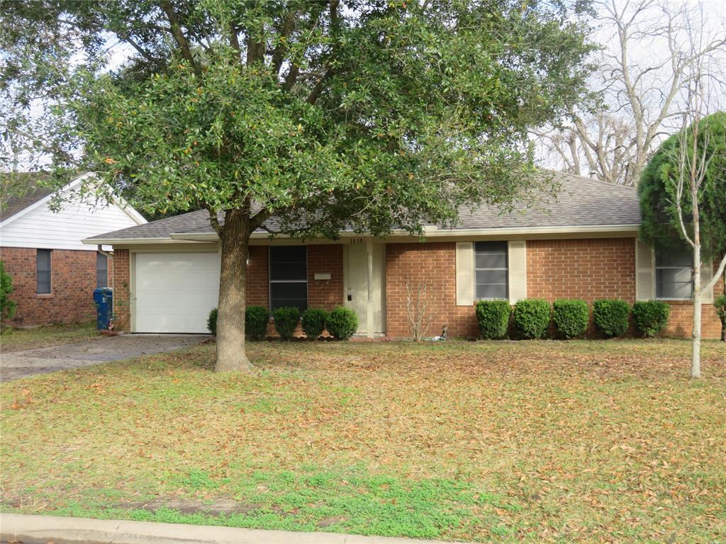Primary Photo - 1519 Tobola St