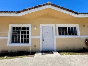 Building Photo - 3824 SW 48th Ave