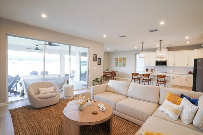 Foto del edificio - 7964 Waterfield Ave