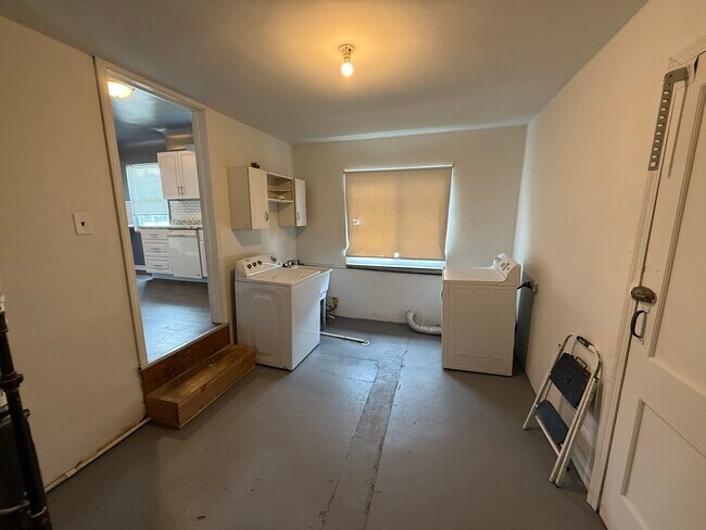 Foto del edificio - 22420 Lilac St