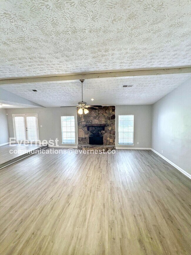 Foto del edificio - 8572 Glenwoods Dr