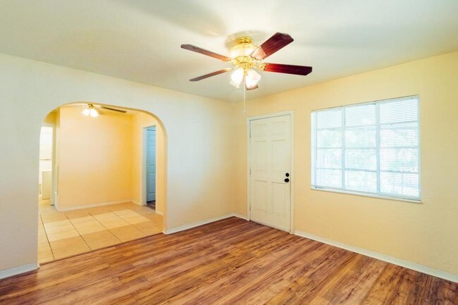 Building Photo - 1744 Granville Court S
