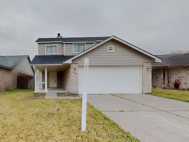 Building Photo - 907 Briarcreek Dr