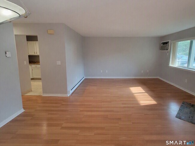 Foto del edificio - 303 Willow Springs