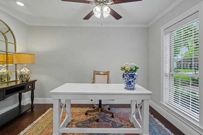 Foto del edificio - 751 Bison Dr