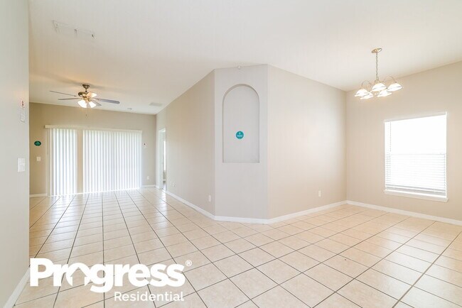 Foto del edificio - 4406 Creeks Run Blvd