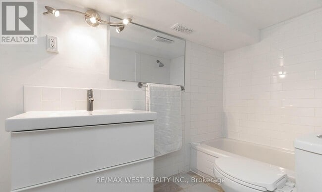Building Photo - 1166 Ossington Ave